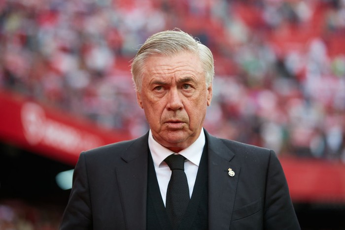 SEVILLE, SPAIN - MAY 27: Carlo Ancelotti, manager of Real Madrid CF looks on during the LaLiga Santander match between Sevilla FC and Real Madrid CF at Estadio Ramon Sanchez Pizjuan on May 27, 2023 in Seville, Spain. (Photo by Fran Santiago/Getty Images)