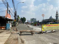 Penampakan Perbaikan Jalan Rusak di Kranji Bekasi
