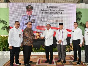 Gubsu Puji Pengelolaan SMAU CT Arsa Foundation Medan: Sangat Baik Gubsu Puji Pengelolaan SMAU CT Arsa Foundation Medan: Sangat Baik