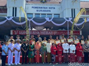 HUT ke-730 Surabaya, Wali Kota Eri Cahyadi Bagi-bagi 206 Penghargaan HUT ke-730 Surabaya, Wali Kota Eri Cahyadi Bagi-bagi 206 Penghargaan