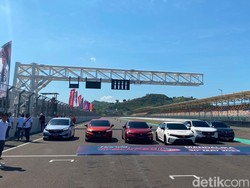 Geber Civic Type R dan Mobil Sporty Honda di Sirkuit Mandalika