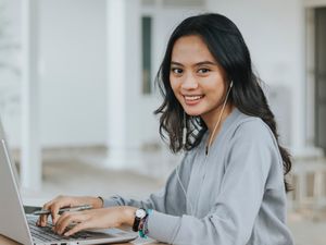 10 Profesi di Bidang Teknologi Paling Menarik dan Banyak Diincar 10 Profesi di Bidang Teknologi Paling Menarik dan Banyak Diincar
