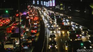 Jelang Long Weekend, Tol JORR Merah di Lebak Bulus