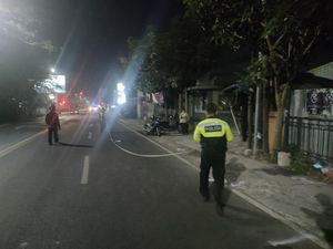 Pasutri Asal Blitar Tewas Saat Motornya Tabrak Tiang Listrik di Kota Malang Pasutri Asal Blitar Tewas Saat Motornya Tabrak Tiang Listrik di Kota Malang
