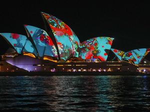 Kelap-kelip Festival Vivid Sydney Hadirkan Seni Cahaya Menakjubkan Kelap-kelip Festival Vivid Sydney Hadirkan Seni Cahaya Menakjubkan