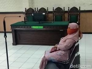 Divonis 1 Bulan Penjara, Masriah Langsung Ditahan Divonis 1 Bulan Penjara, Masriah Langsung Ditahan