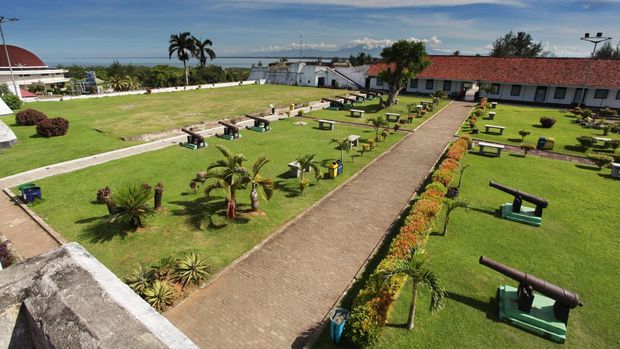 This aerial photo shows the Fort Marlborough, built between 1713-1719 by the British East India Company, in Bengkulu on May 2, 2021. (Photo by ADEK BERRY / AFP) (Photo by ADEK BERRY/AFP via Getty Images)