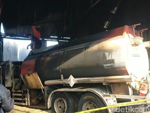Satu Terluka Akibat Ledakan Gudang Diduga Penimbun BBM di Lampung Satu Terluka Akibat Ledakan Gudang Diduga Penimbun BBM di Lampung