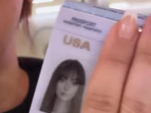 Kisah Wanita AS Nyaris Gagal Terbang gegara Fotonya Kelewat Hot