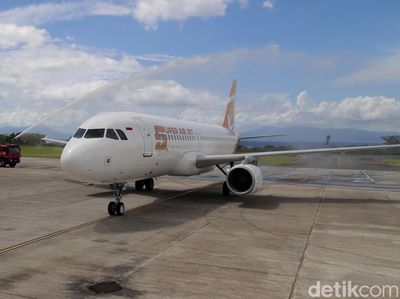 Penerbangan Perdana Super Air Jet di Ternate Resmi Dibuka