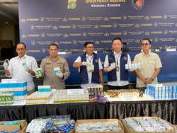 Terbongkarnya Obat Palsu Dijual Bebas yang Bikin Waswas