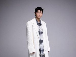 Song Joong Ki Dinilai Tak Cocok Jadi BA Louis Vuitton Gara-gara Foto Ini Song Joong Ki Dinilai Tak Cocok Jadi BA Louis Vuitton Gara-gara Foto Ini