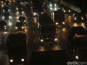 Tol Cipali KM 188-72 Diterapkan One Way Arah Jakarta Malam Ini Tol Cipali KM 188-72 Diterapkan One Way Arah Jakarta Malam Ini