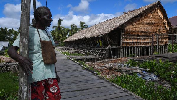 Wujud Rumah Adat Suku Asmat untuk Laki-laki yang Belum Menikah