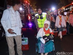 Puluhan Calon Jemaah Haji Bojonegoro Pakai Kursi Roda