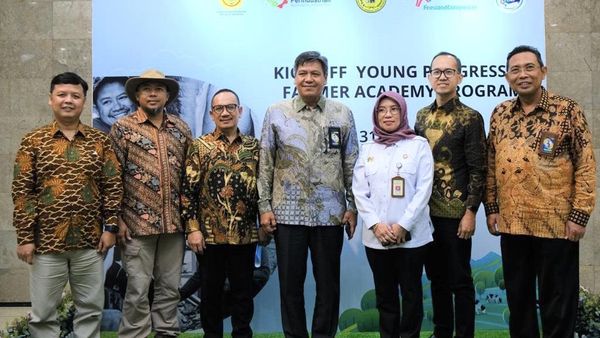 Dongkrak Produksi Susu, Frisian Flag Beri Pelatihan Ke Peternak Muda