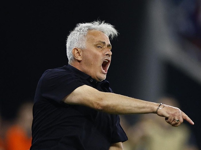 Soccer Football - Europa League - Final - Sevilla v AS Roma - Puskas Arena, Budapest, Hungary - May 31, 2023  AS Roma coach Jose Mourinho reacts REUTERS/John Sibley