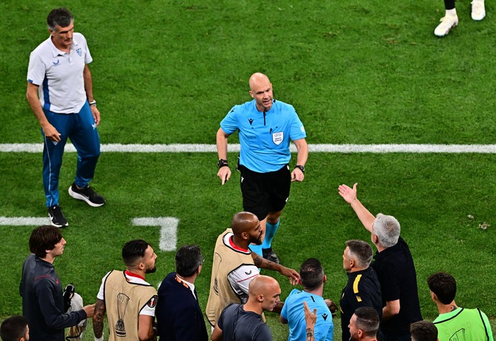 Soccer Football - Europa League - Final - Sevilla v AS Roma - Puskas Arena, Budapest, Hungary - May 31, 2023 AS Roma coach Jose Mourinho remonstrates with referee Anthoni Taylor REUTERS/Marton Monus