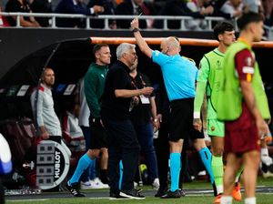 Mantan Wasit Ini Meradang Atas Ulah Jose Mourinho Mantan Wasit Ini Meradang Atas Ulah Jose Mourinho