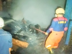 Pabrik Triplek di Bondowoso Dilalap Si Jago Merah, Kerugian Ditaksir Rp 20 M