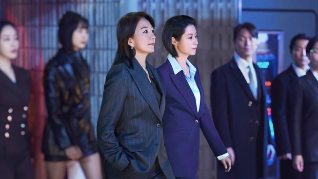 Kim Hee Ae dalam Drama Queenmaker di Netflix