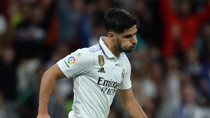 Soccer Football - LaLiga - Real Madrid v Getafe - Santiago Bernabeu, Madrid, Spain - May 13, 2023 Real Madrids Marco Asensio celebrates scoring their first goal REUTERS/Isabel Infantes