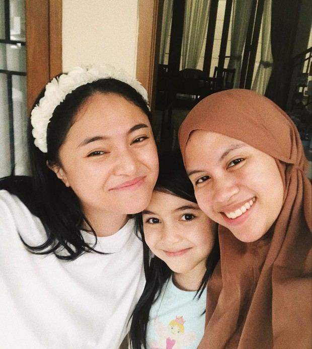 artis yang rukun dengan mantan suaminya