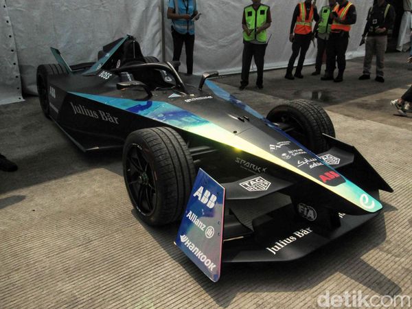 Melihat Unboxing Mobil Formula E Gen 3