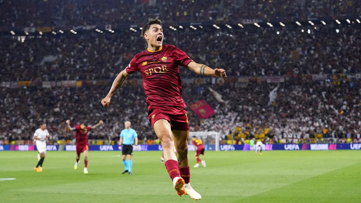 AS Roma unggul 1-0 atas Sevilla di babak pertama final Liga Europa. (Foto: AP/Petr David Josek)