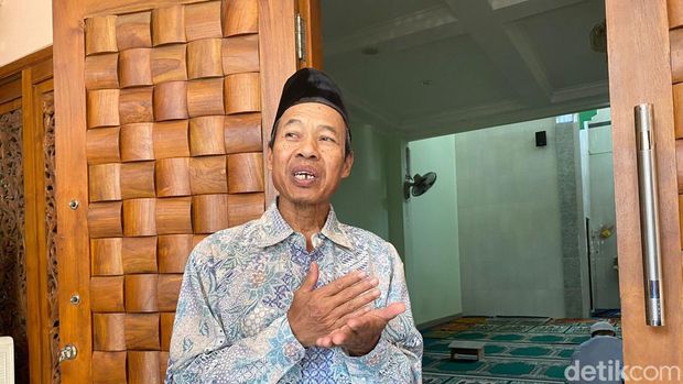 Pencurian Al-Qur'an di musala di Limo, Cinere, Depok, terekam CCTV.