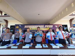 Polisi Ungkap Modus Kepsek-Guru Madrasah di Wonogiri Diduga Cabuli 12 Siswi Polisi Ungkap Modus Kepsek-Guru Madrasah di Wonogiri Diduga Cabuli 12 Siswi