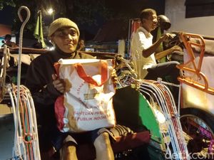 Ditemani Kaesang dan Erina, Jokowi Makan Malam Bakmie Pak Pele Jogja