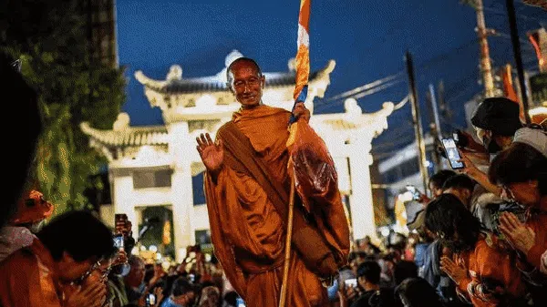 Bingkai Sepekan: Jalan Panjang Spiritual Biksu Thudong ke Borobudur