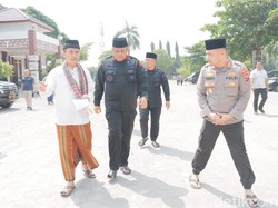 Sebelum Buka Kejuaraan Pencak Dor, Dankor Brimob Sowan ke Ponpes Lirboyo