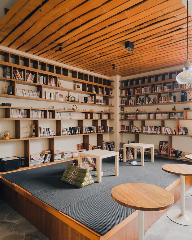 Nimna Book Cafe