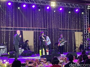 Penampilan Apik Ron King Big Band-Jose James di Gala Dinner BNI Java Jazz Festival 2023 Penampilan Apik Ron King Big Band-Jose James di Gala Dinner BNI Java Jazz Festival 2023