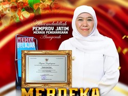 Gubernur Khofifah Raih Penghargaan dari Kemendikbudristek