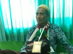 Cerita CJH Bojonegoro Naik Haji Tanpa Keluarga hingga Kaki Diamputasi