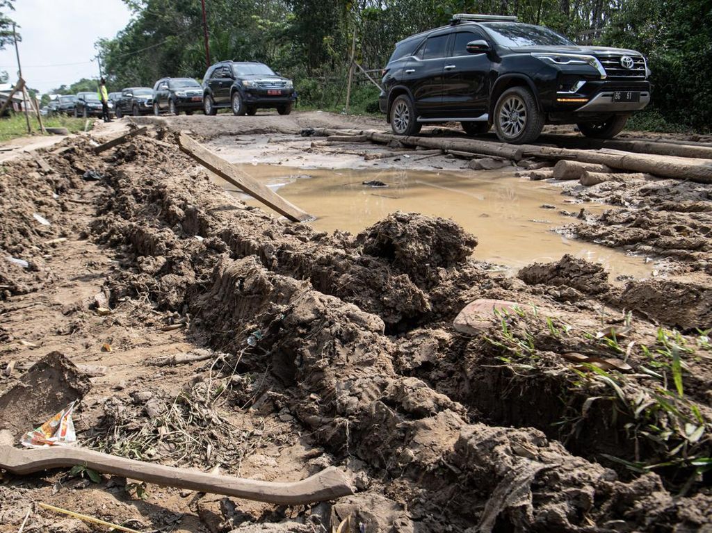 Jalan di Cengal Ogan Komering Ilir Rusak Parah Jalan di Cengal Ogan Komering Ilir Rusak Parah
