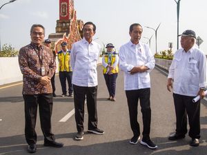 Jokowi Resmikan Jembatan Kretek 2