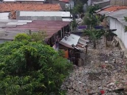 Video Drone: Wajah Kali Sodetan Klender yang Dipenuhi Sampah