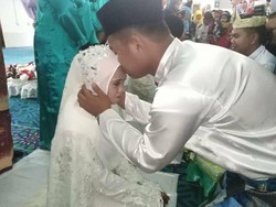Viral Kisah Pilu Baru 5 Bulan Menikah, Istri Meninggal di Pangkuan Suami