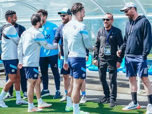 Man City Disambangi Coldplay Jelang Final Piala FA