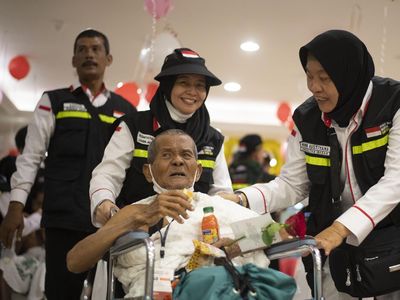 Momen Jemaah Calon Haji Tiba di Makkah