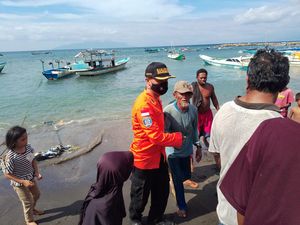 Kapal Mati Mesin, Nelayan di Sikka Terombang-ambing 3 Hari di Laut Kapal Mati Mesin, Nelayan di Sikka Terombang-ambing 3 Hari di Laut