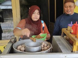 Nabung Belasan Tahun, Pasutri Penjual Bakso Akhirnya Naik Haji