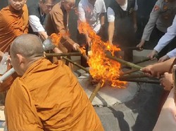 Menyulut Api Abadi di Mrapen Grobogan untuk Waisak