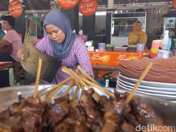 Aturan Gapeka dan Muramnya Penjualan Sate Maranggi di Stasiun KA