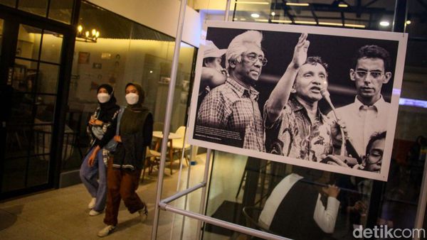 Peringati 25 Tahun Reformasi Lewat Pameran Foto