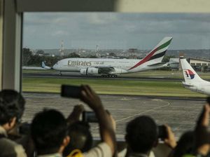 Pesawat Terbesar di Dunia Wira-wiri, Turis Asing ke RI Melesat Jadi 1 Juta